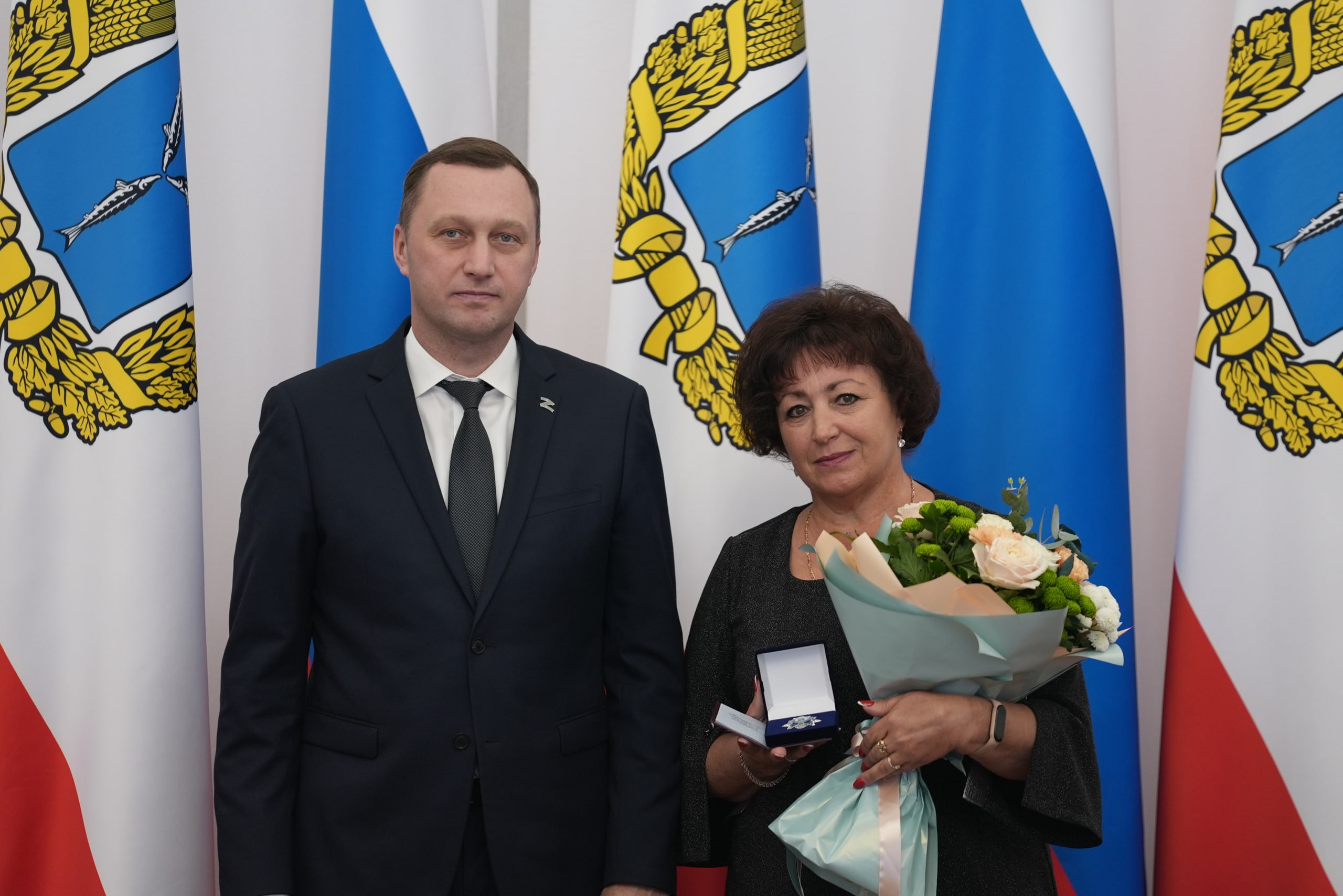 Восемь саратовских женщин губернатор Бусаргин наградил за достойное воспитание детей